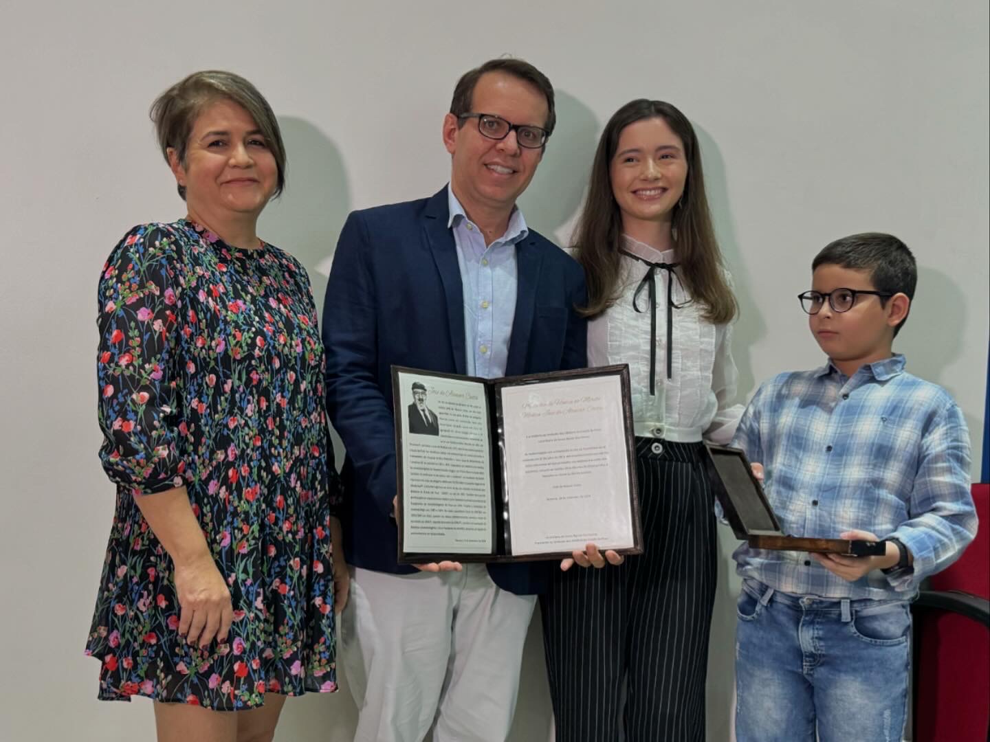 Entrega da Medalha de Honra ao Mérito Médico José de Alencar Costa marca noite no SIMEPI